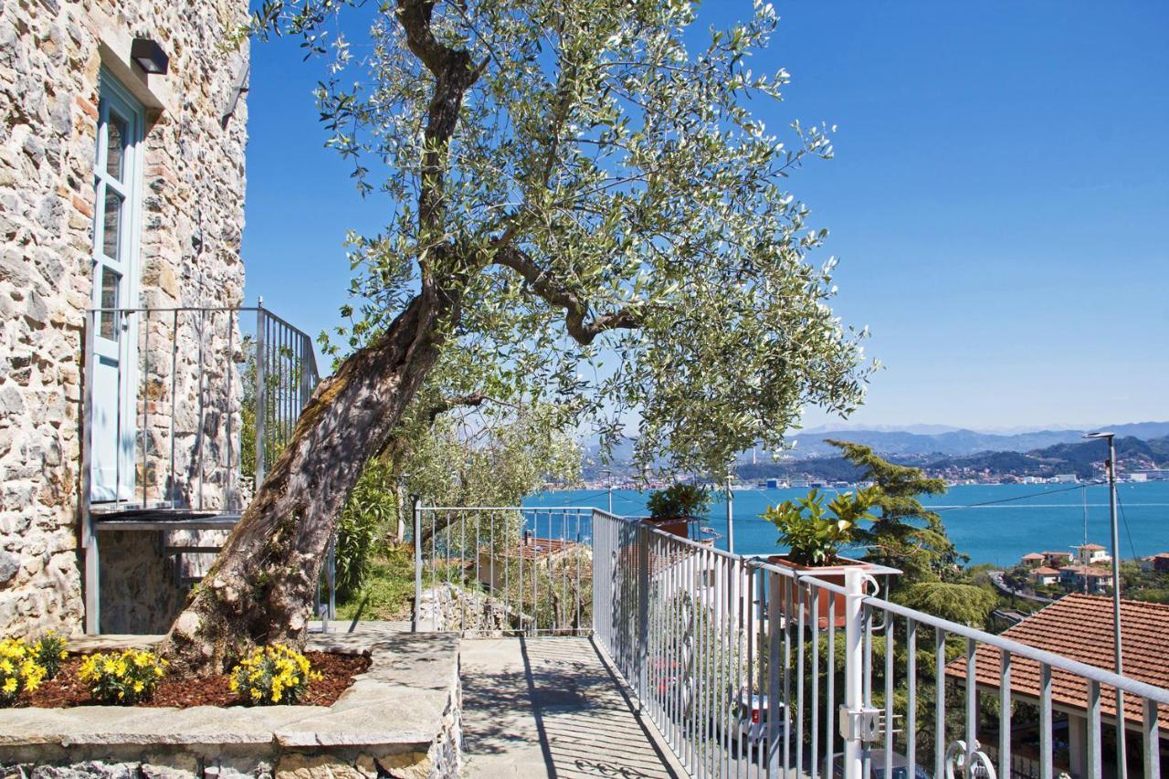 La Terrazza Con L'Ulivo - Guesthouse Con Terrazza E Vista Sul Golfo Dei Poeti La Spezia Exterior foto